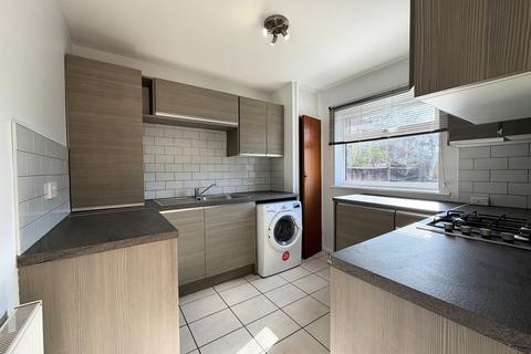 2 bedroom maisonette to rent, Feltham Road, Ashford, Middlesex, TW15