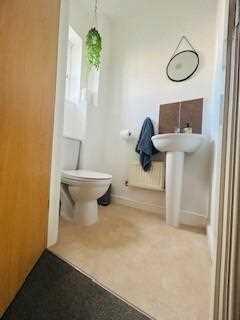 undefined, Lonydd Glas, Llanharran
