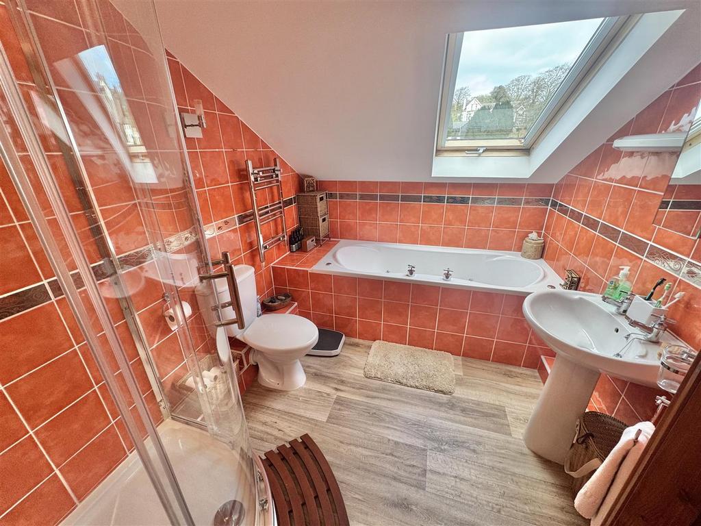 Bathroom.jpeg