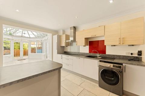 2 bedroom flat to rent, Twyford Crescent, London W3