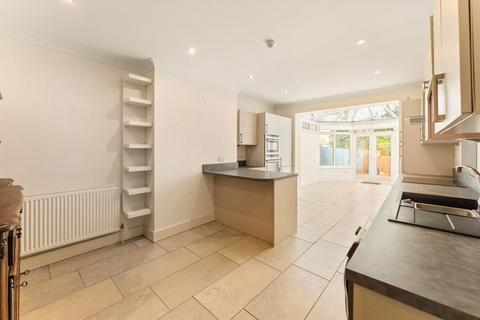 2 bedroom flat to rent, Twyford Crescent, London W3
