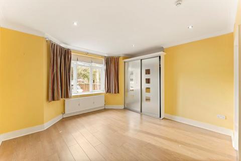 2 bedroom flat to rent, Twyford Crescent, London W3
