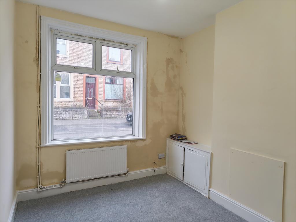 BB11 3 LF 100 Dall Street Burnley Living Room1...