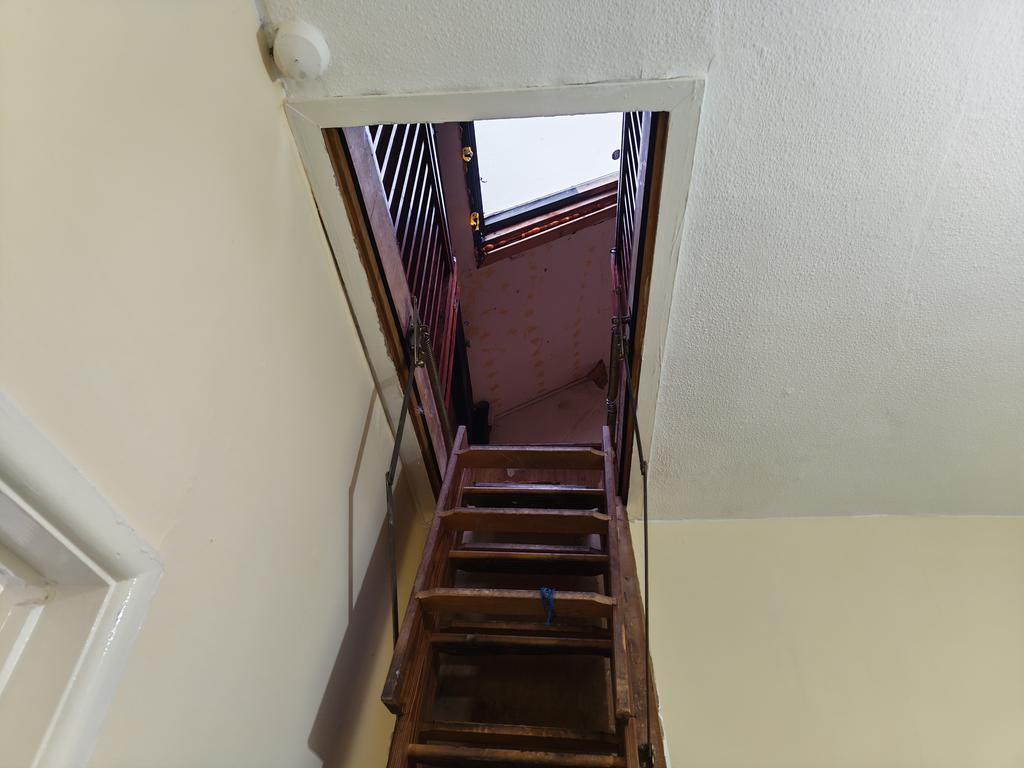 BB11 3 LF 100 Dall Street Burnley Loft Access...