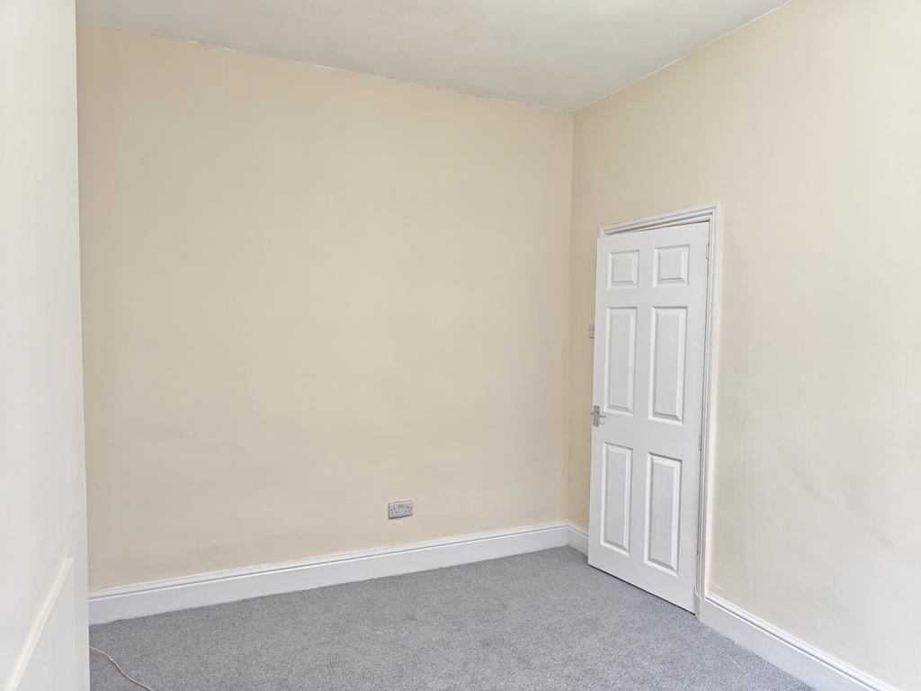 BB11 3 LF 100 Dall Street Burnley Living Room1...
