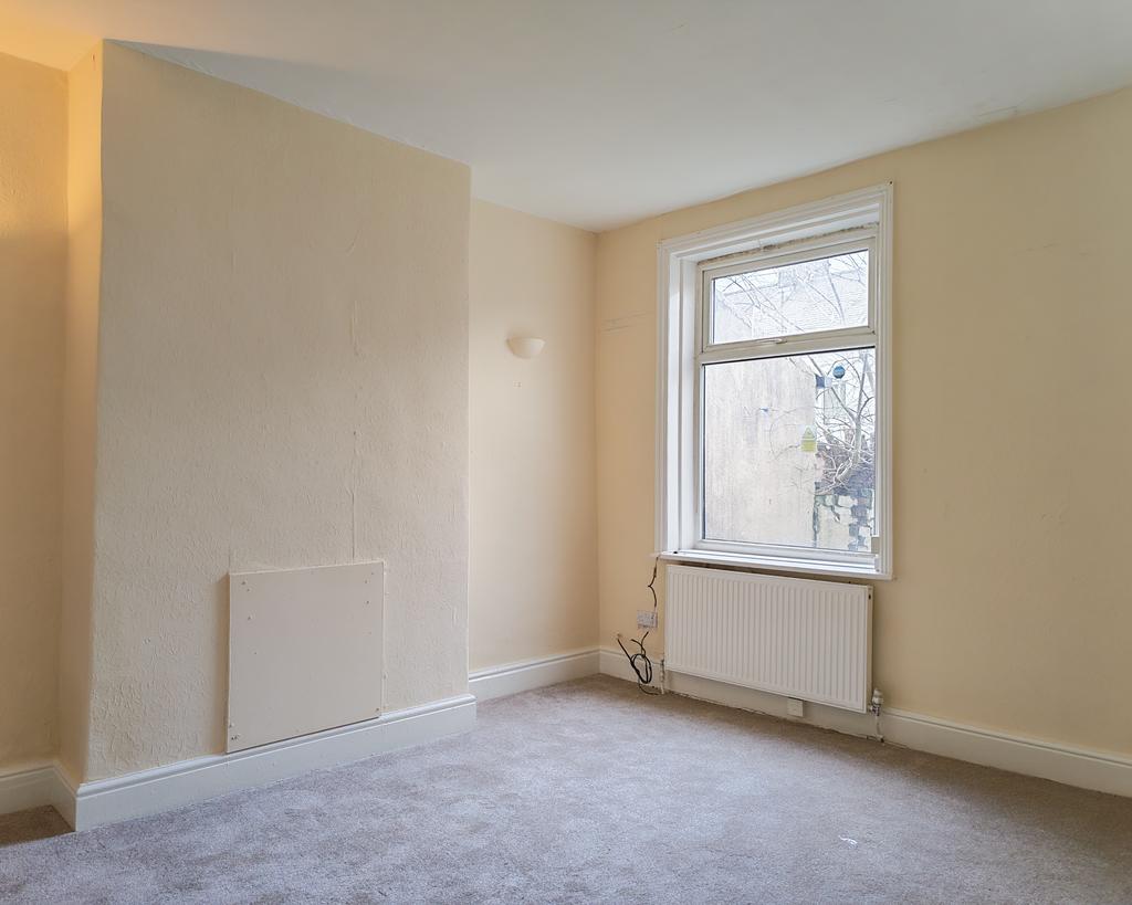 BB11 3 LF 100 Dall Street Burnley Living Room2...