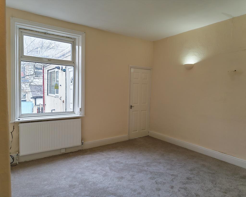 BB11 3 LF 100 Dall Street Burnley Living Room2...