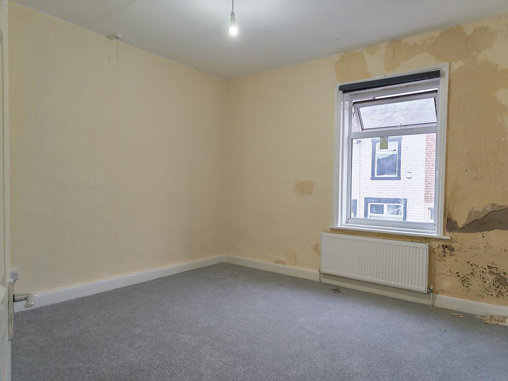 BB11 3 LF 100 Dall Street Burnley Bedroom1 01...