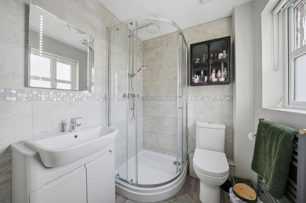 Bedroom 1 ensuite