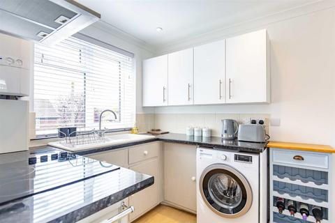 2 bedroom maisonette for sale, Chalkpit Wood, Oxted