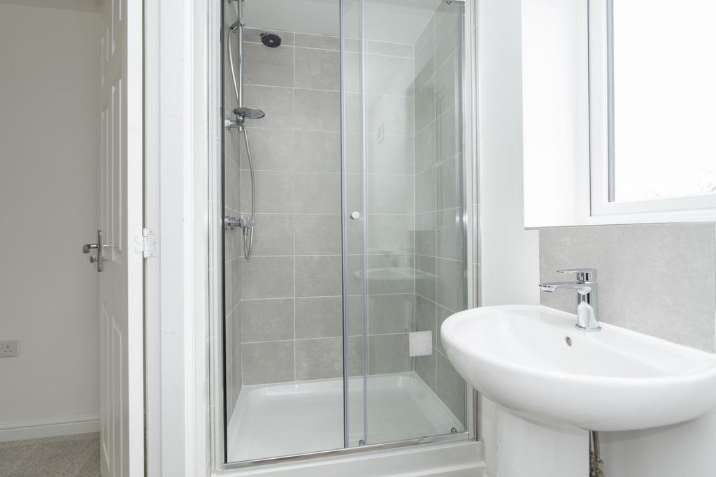Kildare Example Ensuite