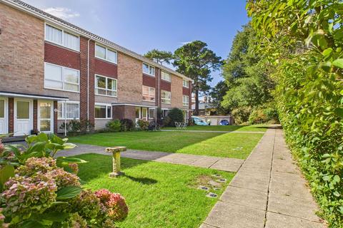 2 bedroom apartment for sale, Montagu Road, Highcliffe, Christchurch, Dorset, BH23