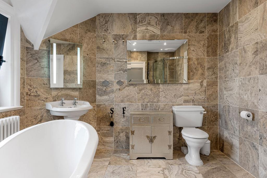 Principle Bedroom Ensuite