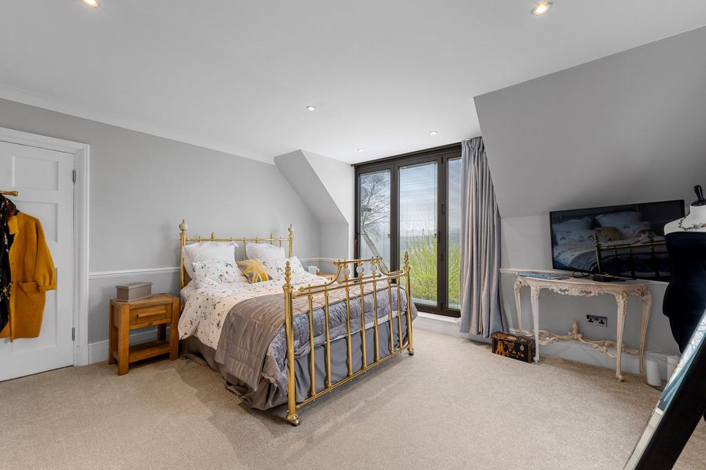 Bedroom 2 / Balcony
