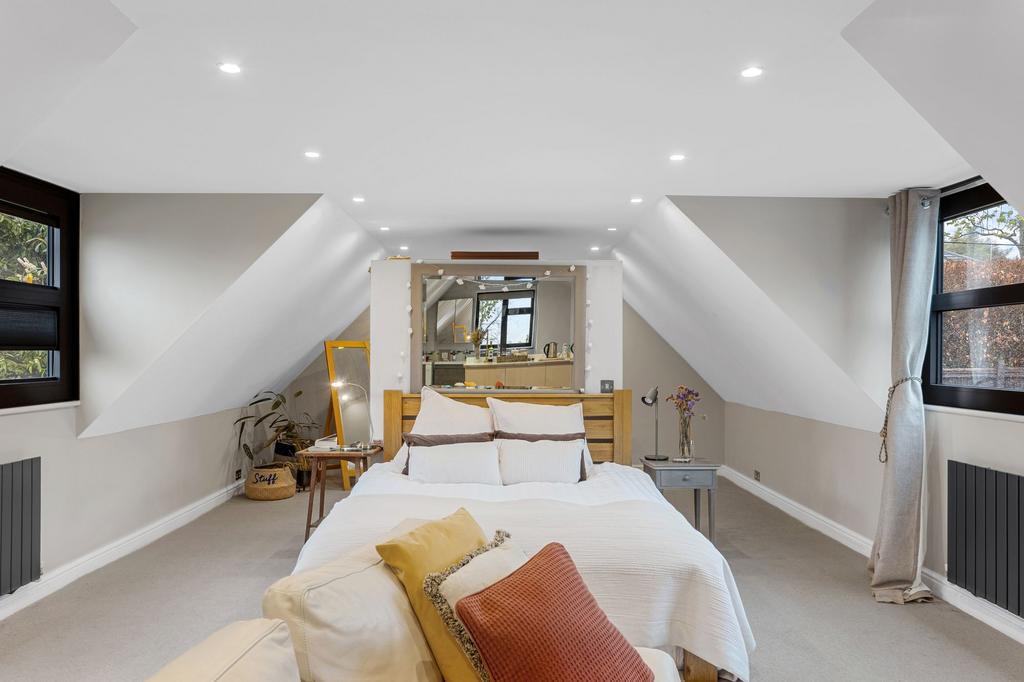 Annexe over Garage