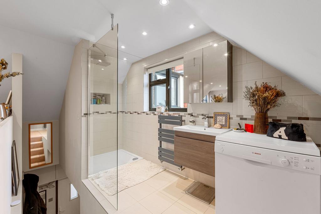 Annexe 1 Shower Room