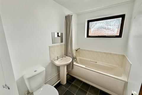 undefined, Highgrove Court, Rushden