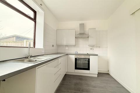 3 bedroom terraced house to rent, Lower House Lane, Widnes