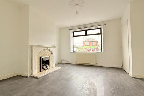 3 bedroom terraced house to rent, Lower House Lane, Widnes