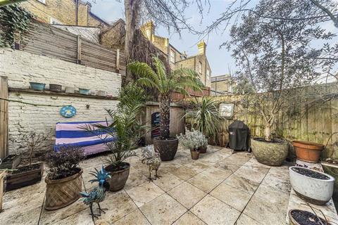 2 bedroom flat for sale, Leander Road, London SW2