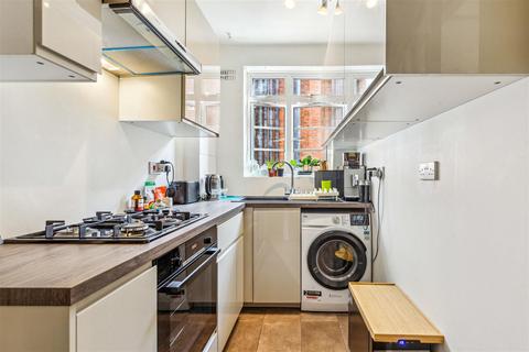 1 bedroom flat to rent, Latymer Court, Hammersmith Road, London, W6