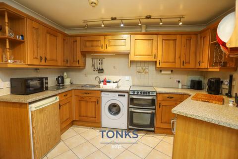2 bedroom detached bungalow for sale, Rowley Regis B65