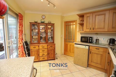 2 bedroom detached bungalow for sale, Rowley Regis B65