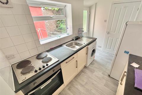 undefined, Cardiff Road, Luton, LU1
