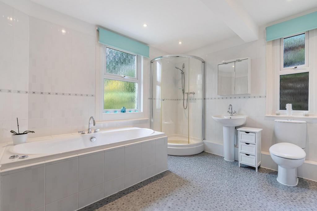 A29 - 26 College Road Newton Abbot - 250422.jpg