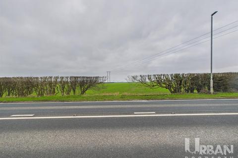 undefined, Hull Road, Coniston, Hull