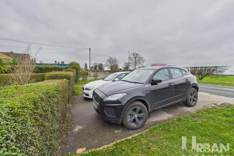 undefined, Hull Road, Coniston, Hull