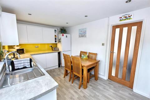 2 bedroom end of terrace house for sale, Bosvean Gardens, Paynters Lane, Redruth