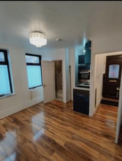 Studio to rent, Prince Henry Road, London, SE7