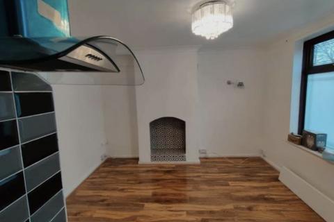 Studio to rent, Prince Henry Road, London, SE7