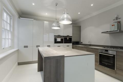 3 bedroom flat to rent, Bracknell Gardens, Hampstead, NW3