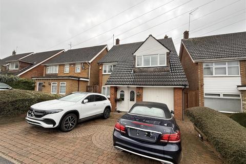 4 bedroom detached house for sale, Fairford Avenue, Luton