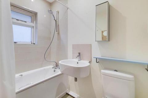 2 bedroom apartment to rent, Park Road, London NW1