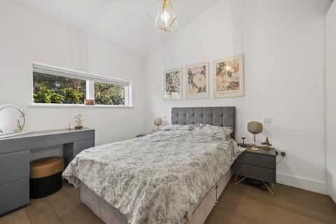 1 bedroom apartment for sale, Longmans Mews, London SW20