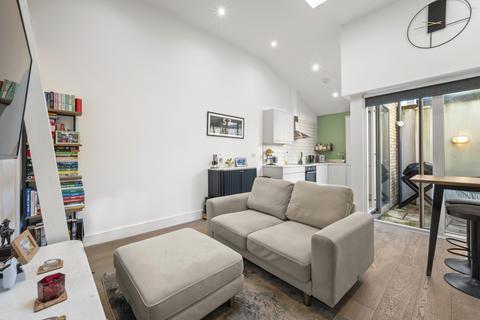 1 bedroom apartment for sale, Longmans Mews, London SW20