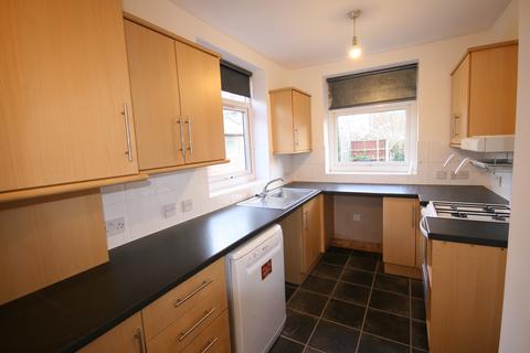 3 bedroom semi-detached house to rent, St. Marys Road, Manchester M40