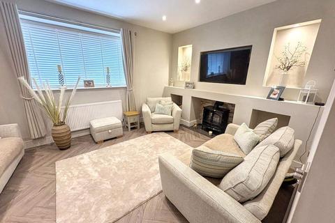 4 bedroom end of terrace house for sale, Llewellyn Street, Pentre, Rhondda Cynon Taff. CF41 7BW