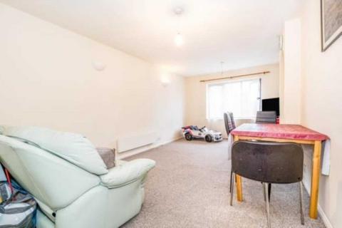 2 bedroom flat to rent, Waterside Close, Barking, IG11