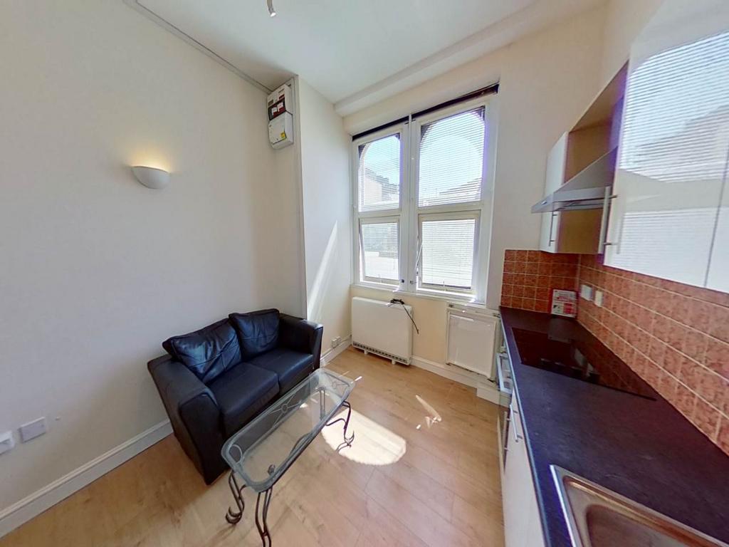 1 Bed Flat - Penarth Road