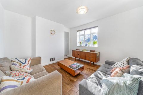 4 bedroom flat for sale, Jebb Avenue, London, SW2