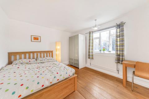 4 bedroom flat for sale, Jebb Avenue, London, SW2