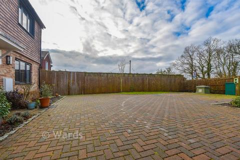 3 bedroom semi-detached house for sale, Sapphire Park, Maidstone ME17