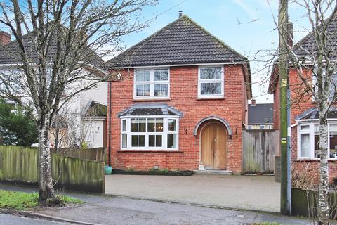 3 bedroom detached house for sale, Farrs avenue, Andover, SP10