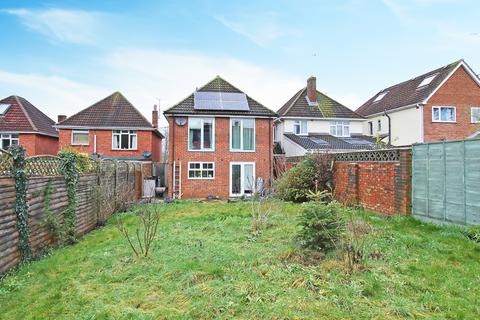 3 bedroom detached house for sale, Farrs avenue, Andover, SP10