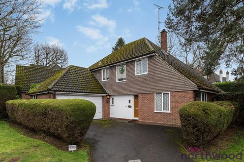4 bedroom detached house for sale, Three Pines, Pinecroft, Hutton Mount CM13