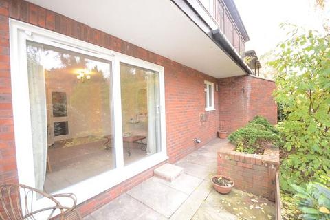 2 bedroom flat to rent, Fountain Gardens, Windsor, SL4